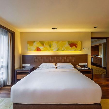 Отель Hyatt Regency Kinabalu Кота-Кинабалу Экстерьер фото