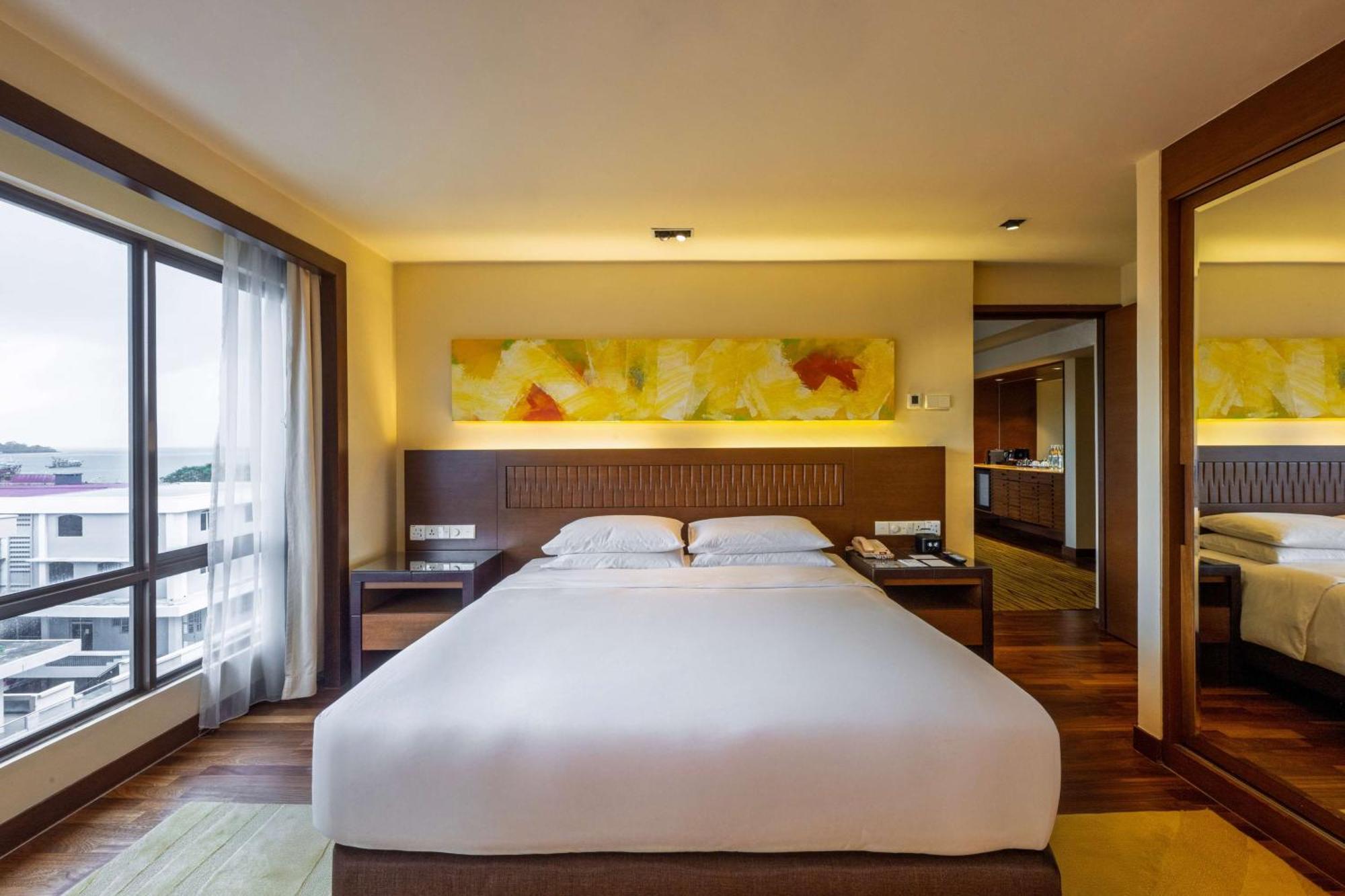 Отель Hyatt Regency Kinabalu Кота-Кинабалу Экстерьер фото