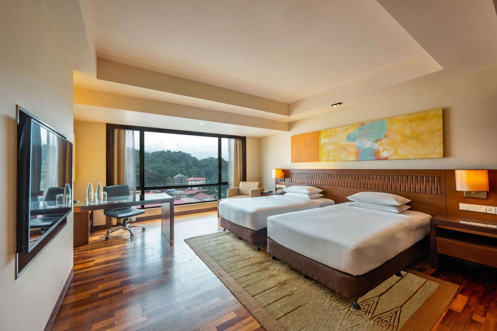 Отель Hyatt Regency Kinabalu Кота-Кинабалу Экстерьер фото