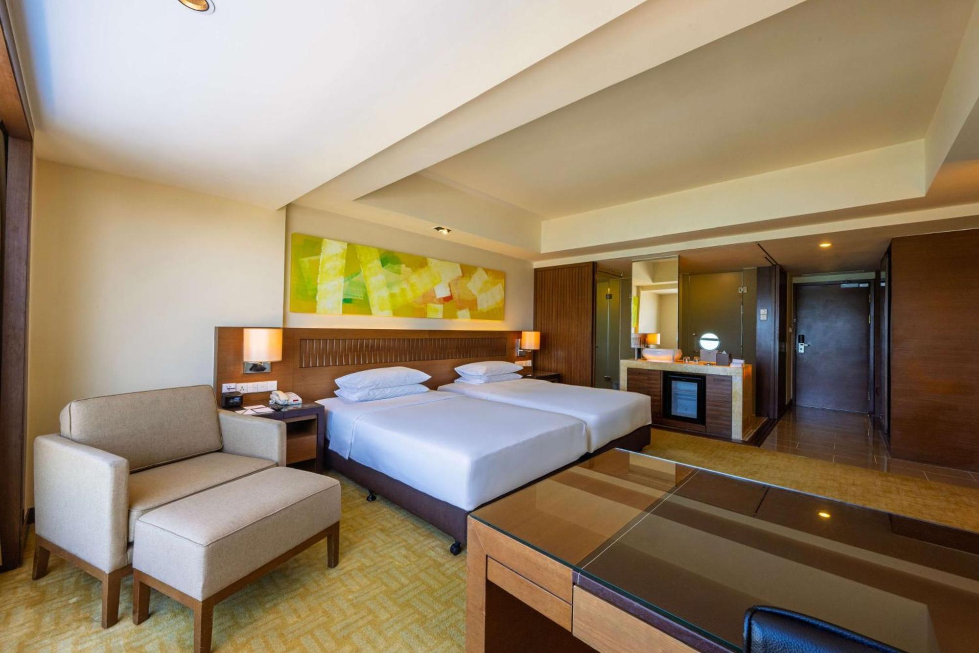 Отель Hyatt Regency Kinabalu Кота-Кинабалу Экстерьер фото