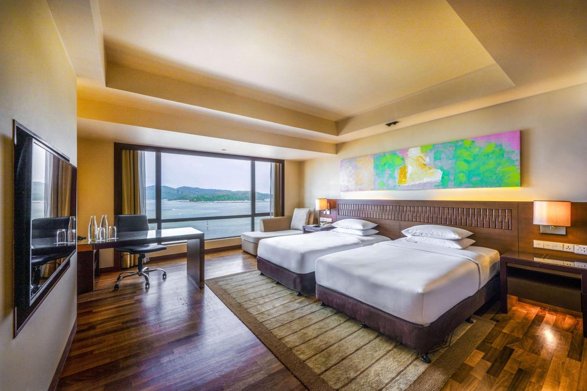Отель Hyatt Regency Kinabalu Кота-Кинабалу Экстерьер фото